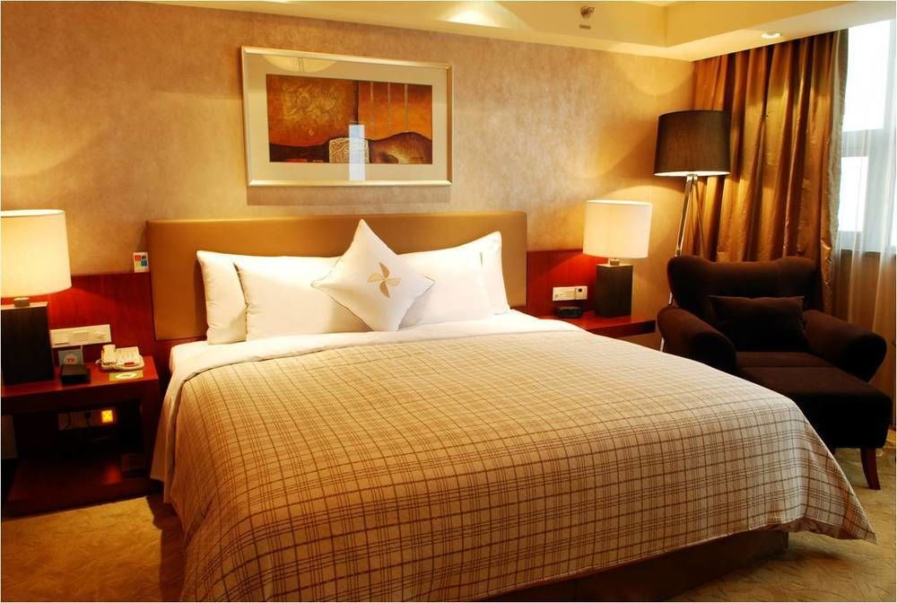 Merryland Traders Hotel Changshu Buitenkant foto