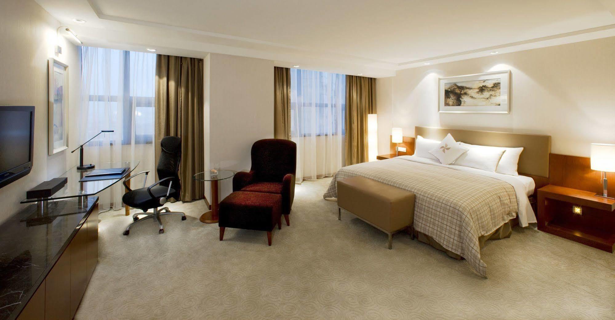 Merryland Traders Hotel Changshu Buitenkant foto