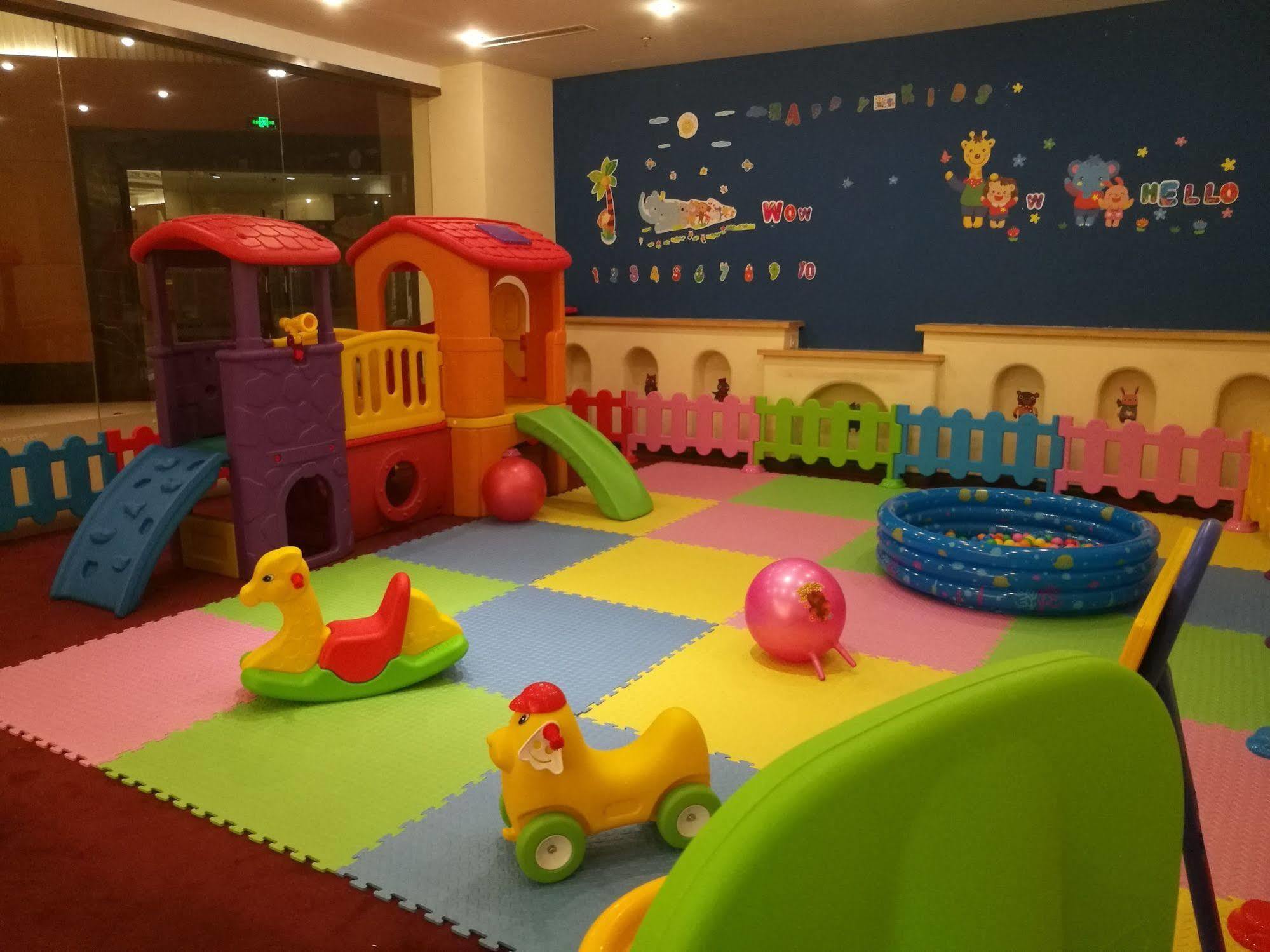 Merryland Traders Hotel Changshu Buitenkant foto