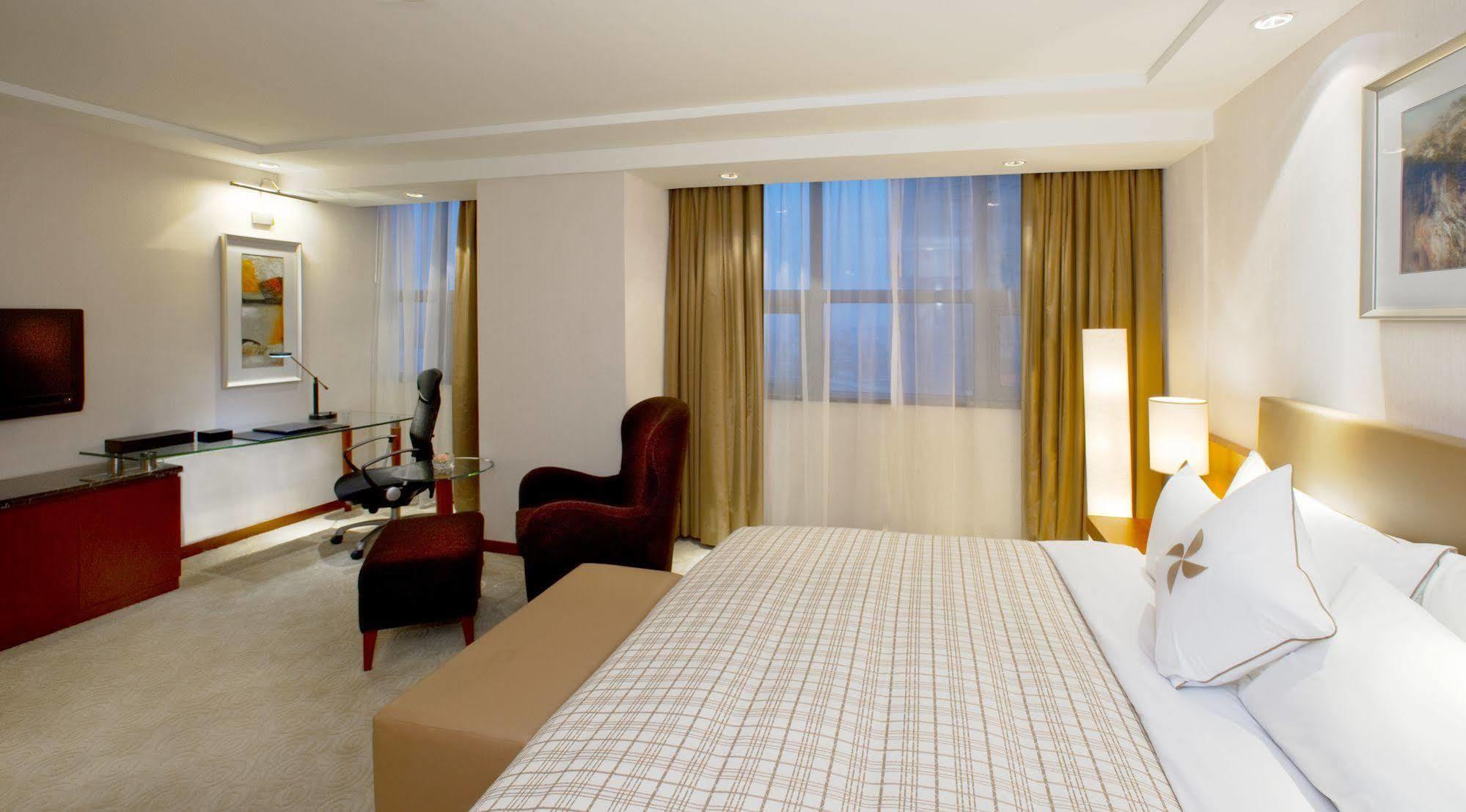 Merryland Traders Hotel Changshu Buitenkant foto